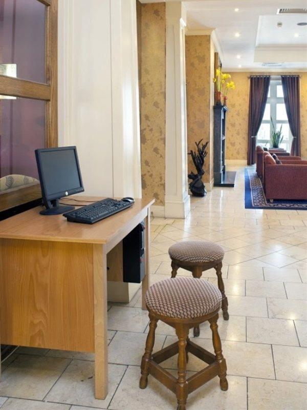 קיל איירן The Parkavon Hotel מראה חיצוני תמונה